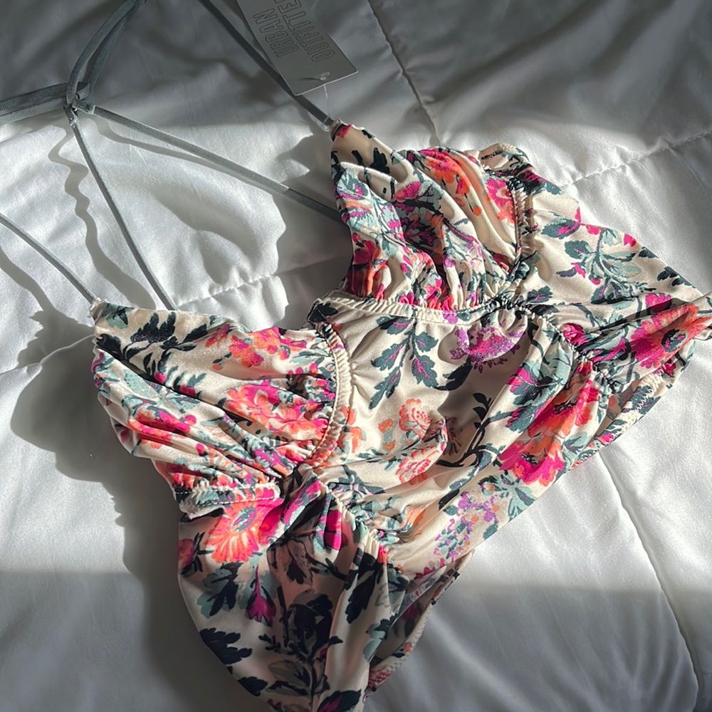 Urban Outfitters Crop